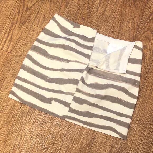 J. Crew Cream and Taupe Zebra Animal Print Paint Brush Stripe Skirt Size 2 - Picture 6 of 9